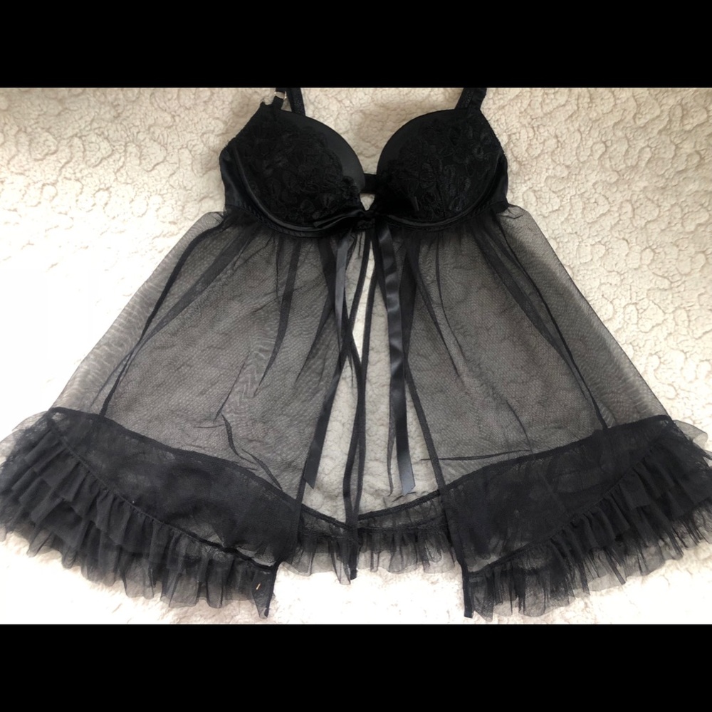 34B Victoria secrets lingerie SMALL